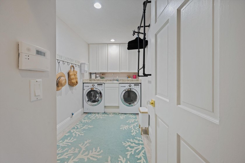 Resort-style living in Heritage Oaks. Located behind the 24-hour - photo 32