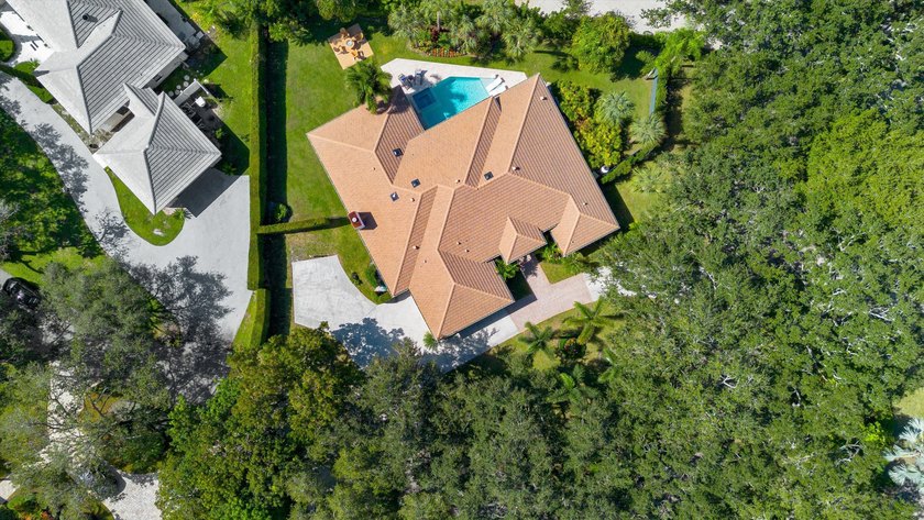 Resort-style living in Heritage Oaks. Located behind the 24-hour - photo 44