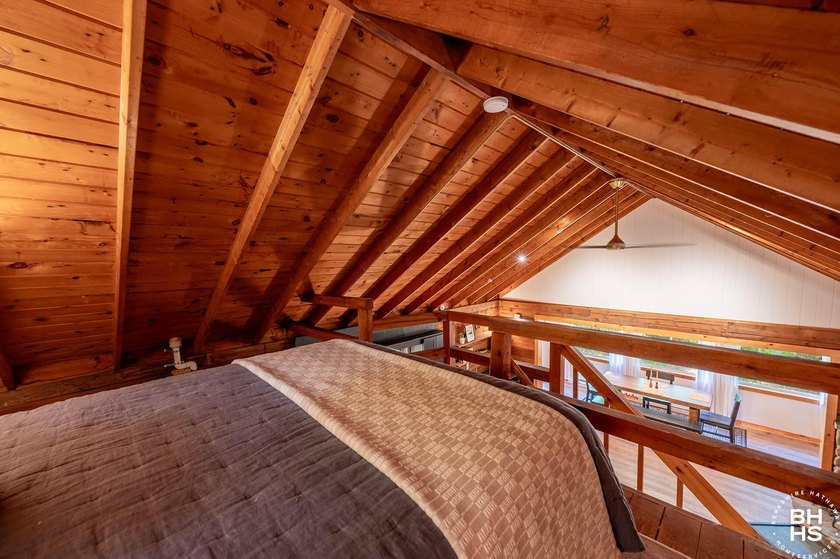 Beautifully renovated Adirondack chalet with no rental - photo 11