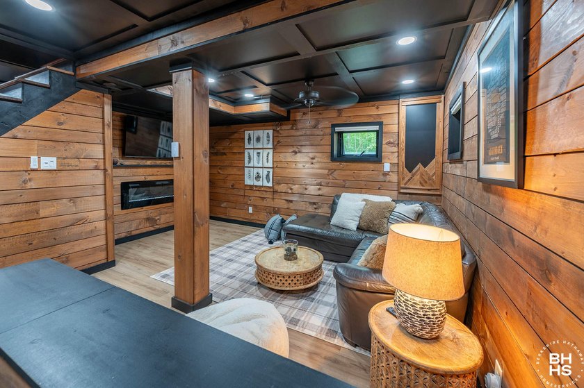 Beautifully renovated Adirondack chalet with no rental - photo 15
