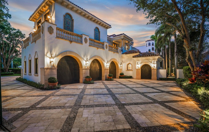 This extraordinary estate at 370 Eagle Drive feels like a - photo 14