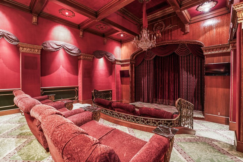 This extraordinary estate at 370 Eagle Drive feels like a - photo 23