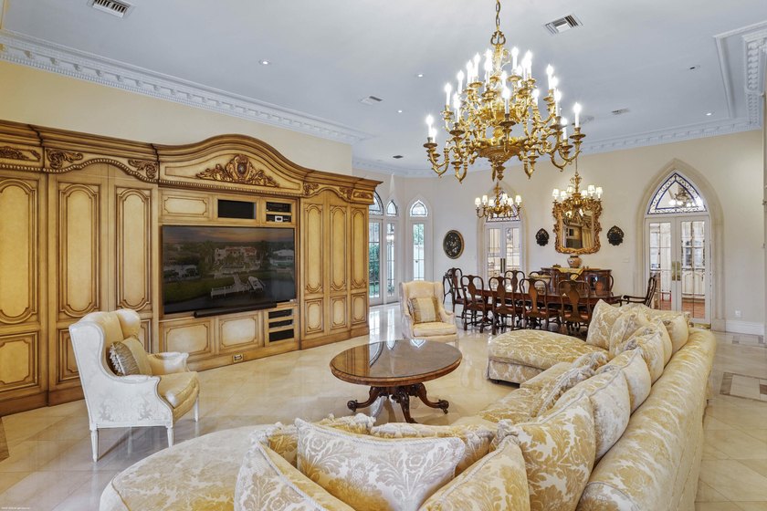 This extraordinary estate at 370 Eagle Drive feels like a - photo 24