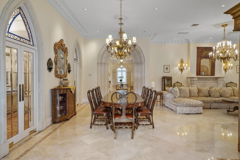 This extraordinary estate at 370 Eagle Drive feels like a - photo 25