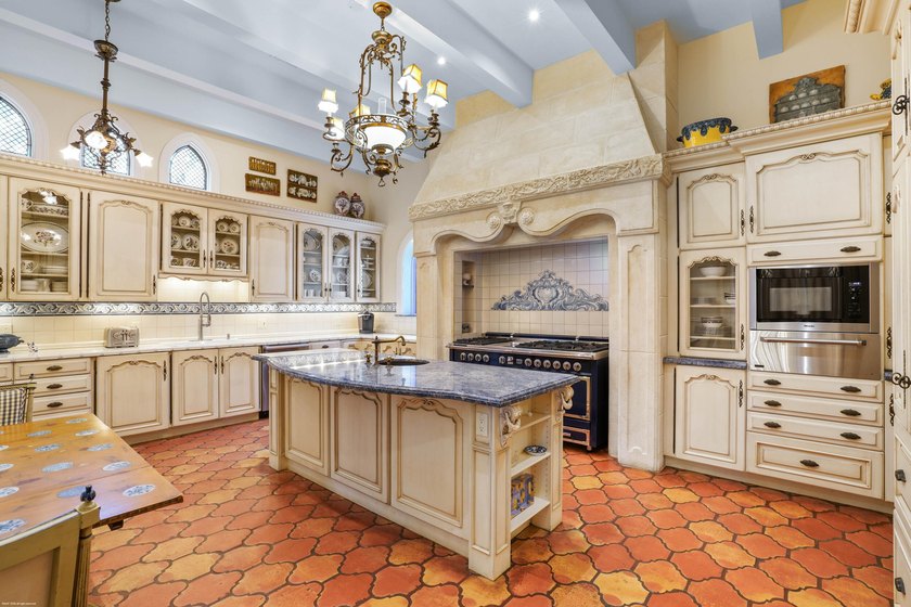 This extraordinary estate at 370 Eagle Drive feels like a - photo 26