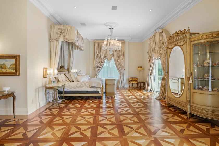 This extraordinary estate at 370 Eagle Drive feels like a - photo 31