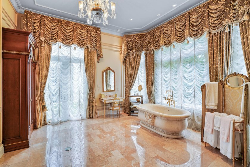 This extraordinary estate at 370 Eagle Drive feels like a - photo 33