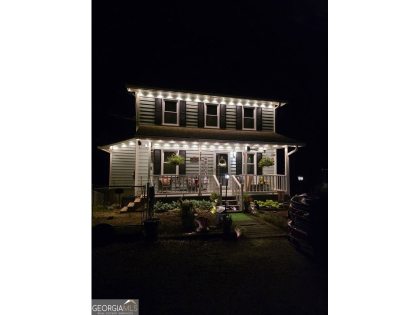 Motivated Seller!!! Adorable Cape Cod-style home offering charm - photo 2
