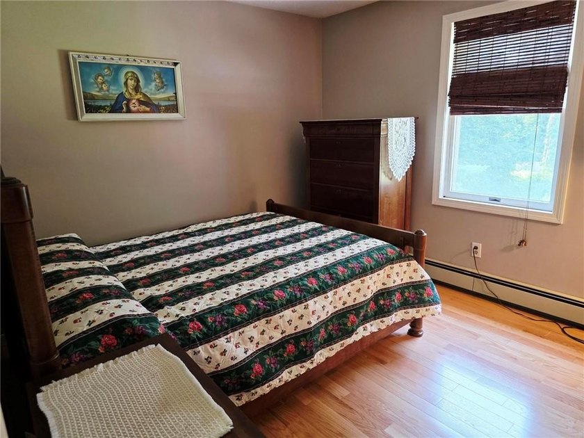 This raised ranch offers 3 bedrooms, one bathroom, galley - photo 16