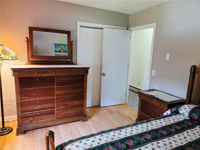 This raised ranch offers 3 bedrooms, one bathroom, galley - photo 17