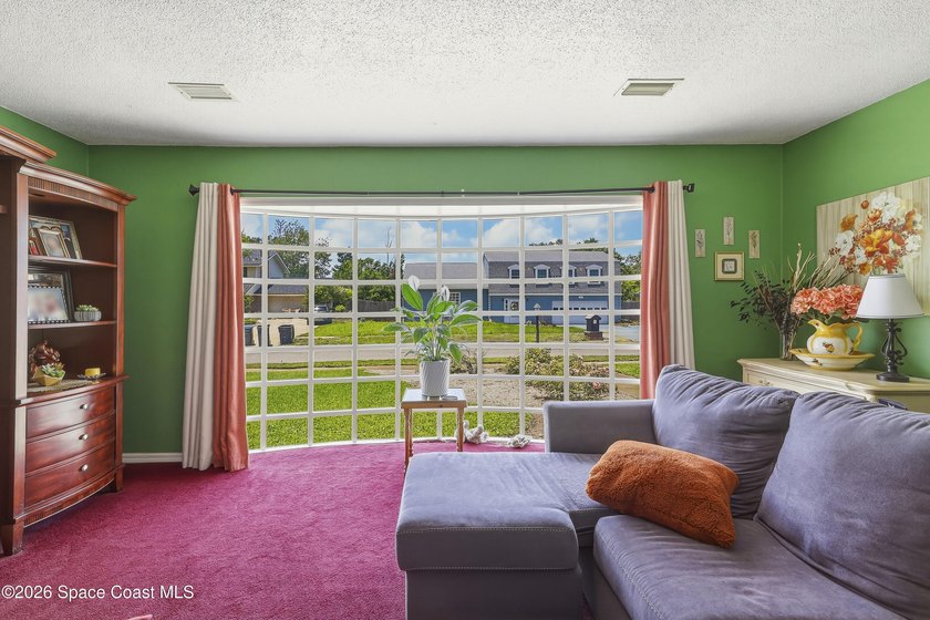 Welcome to this spacious 4-bedroom, 2.5-bath pool home located - photo 10