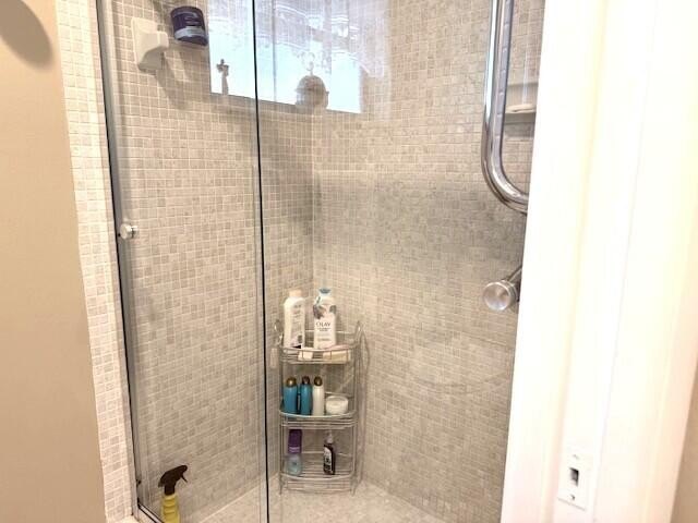 CONDO BEAUTIFUL!! This partially furnished end condo is updated - photo 19