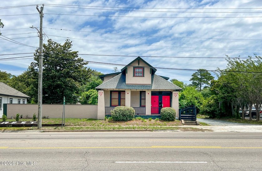 Charming 1930s cottage-style commercial property offering - photo 2
