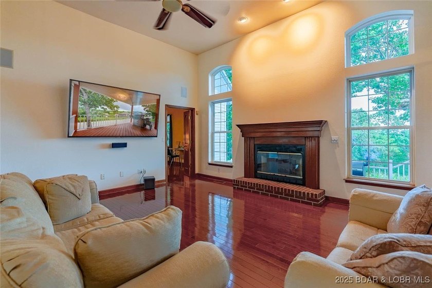 Contractor-built home with attention to detail in The Estates - photo 6