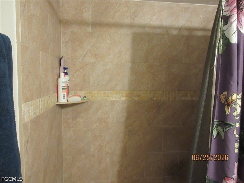 GREAT PRICE AND LOCATION ON THIS 3 BEDROOMS 2 BATHS 1 CAR GARAGE - photo 22