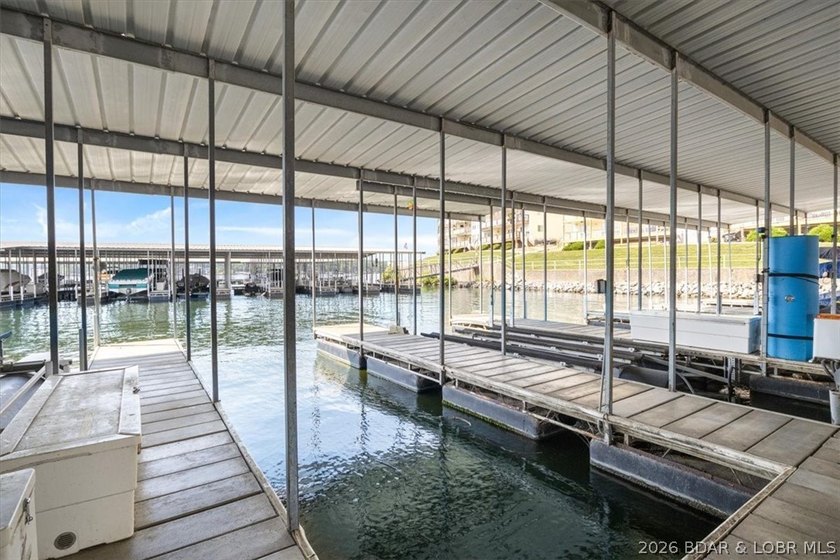 Indulge in stunning lake views from this remarkable 3-bedroom - photo 26