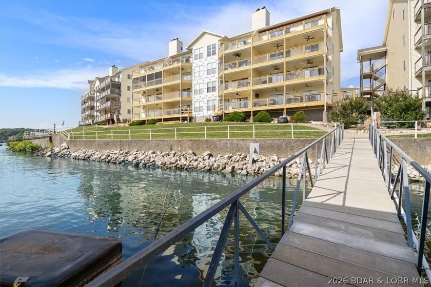 Indulge in stunning lake views from this remarkable 3-bedroom - photo 27