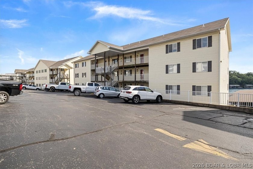 Indulge in stunning lake views from this remarkable 3-bedroom - photo 29