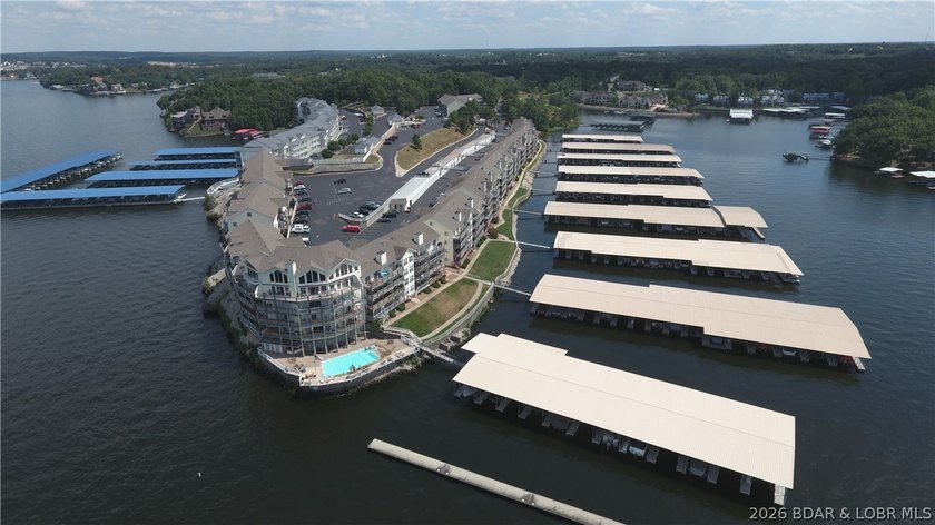 Indulge in stunning lake views from this remarkable 3-bedroom - photo 33