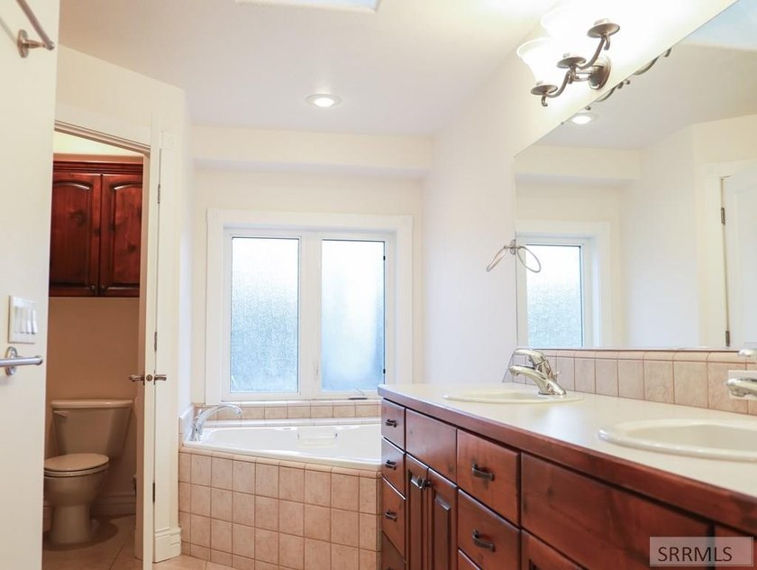 Nestled within one of Idaho Falls' most prestigious and peaceful - photo 43