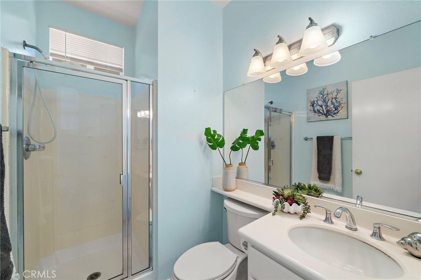 Stunning beautifully upgraded single family detached home in the - photo 17