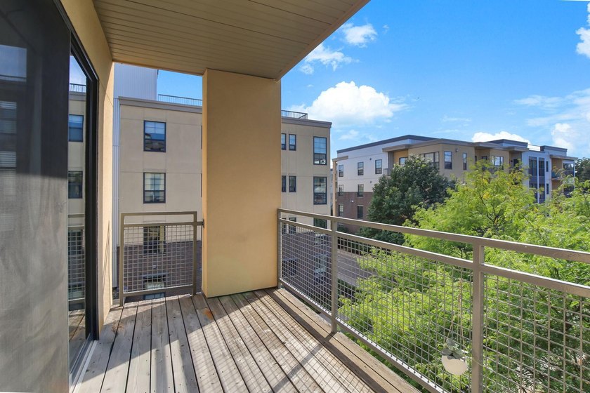 Welcome to this well-maintained 1-bedroom, 2-bath - photo 23