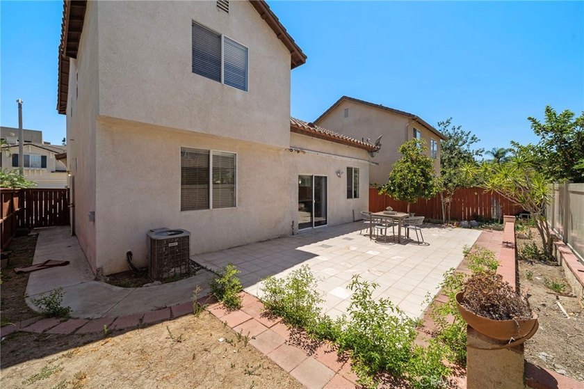 Stunning beautifully upgraded single family detached home in the - photo 29