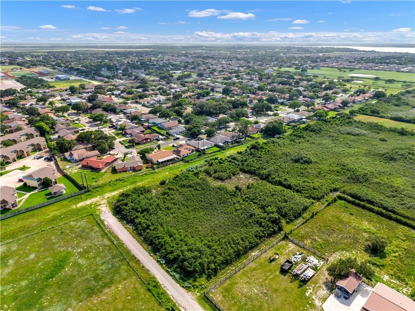 Excellent investment and development opportunity in the rapidly - photo 4