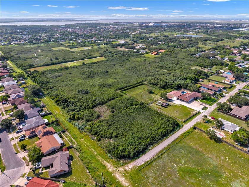 Excellent investment and development opportunity in the rapidly - photo 10