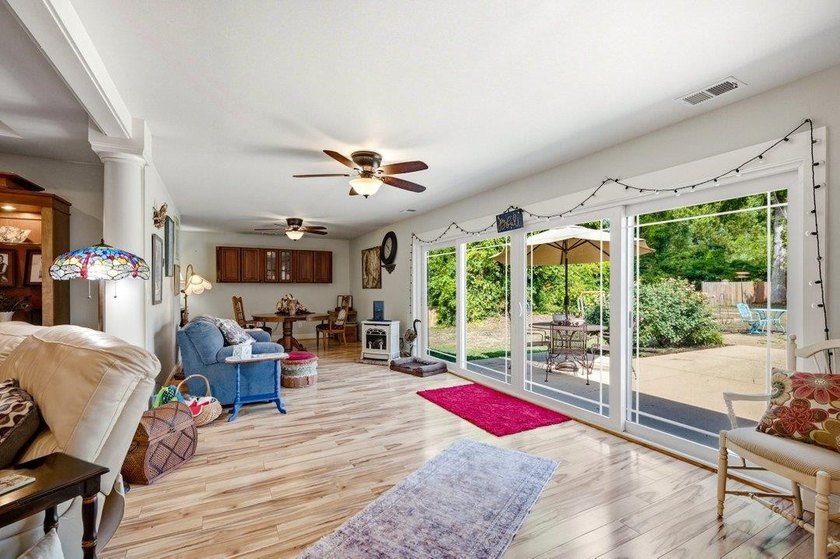 Fantastic opportunity to own a 4 bedroom/3 bath home in the - photo 18