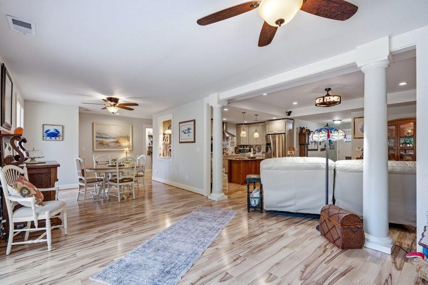 Fantastic opportunity to own a 4 bedroom/3 bath home in the - photo 21