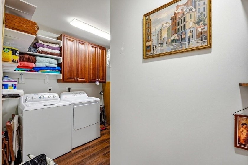 Fantastic opportunity to own a 4 bedroom/3 bath home in the - photo 22