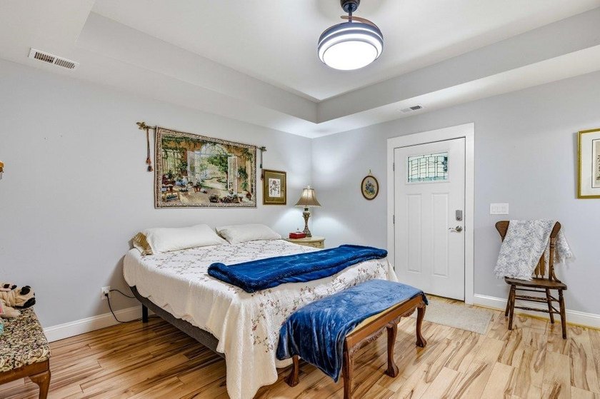 Fantastic opportunity to own a 4 bedroom/3 bath home in the - photo 23