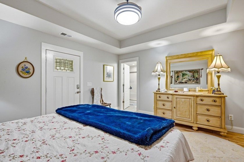 Fantastic opportunity to own a 4 bedroom/3 bath home in the - photo 24
