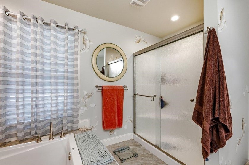 Fantastic opportunity to own a 4 bedroom/3 bath home in the - photo 26