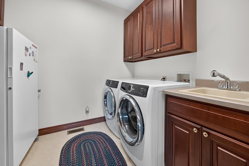 Welcome to this exceptional all-brick walkout 2-story home - photo 28