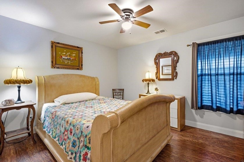 Fantastic opportunity to own a 4 bedroom/3 bath home in the - photo 29