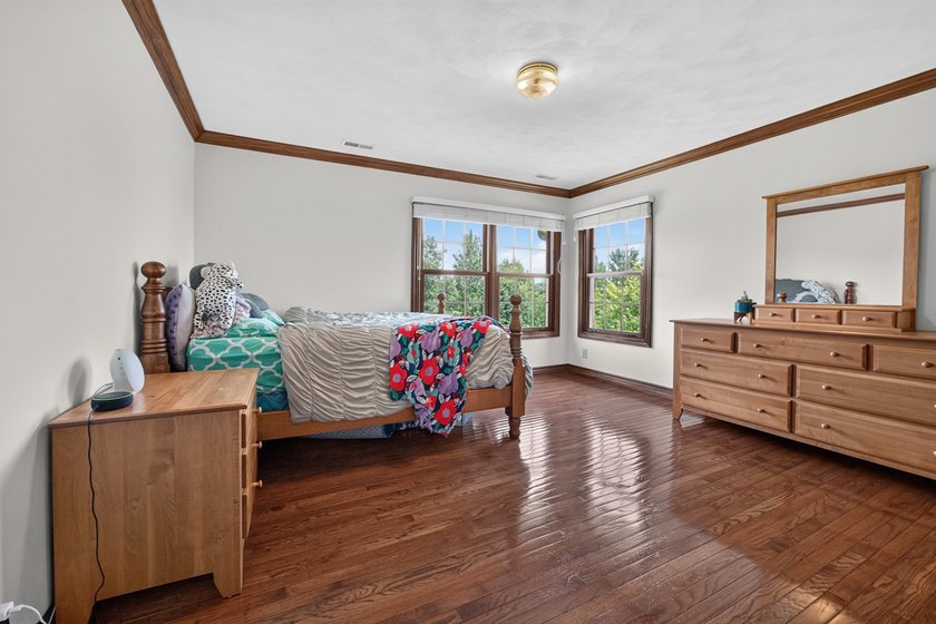 Welcome to this exceptional all-brick walkout 2-story home - photo 47