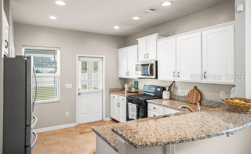 Welcome home to this beautiful floor plan in the sought-after - photo 11