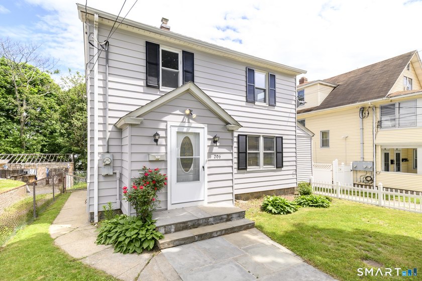 Welcome to 206 Ridgefield Ave located in Mill Hill neighborhood - photo 3