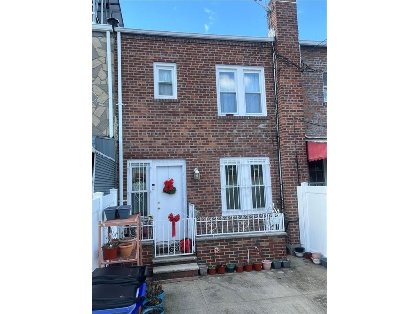 Welcome to this charming three-bedroom duplex located in an - photo 11