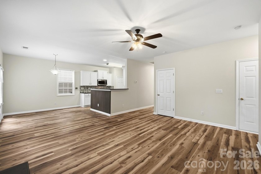 Welcome to this beautifully updated 5-bedroom, 3-bathroom home - photo 11