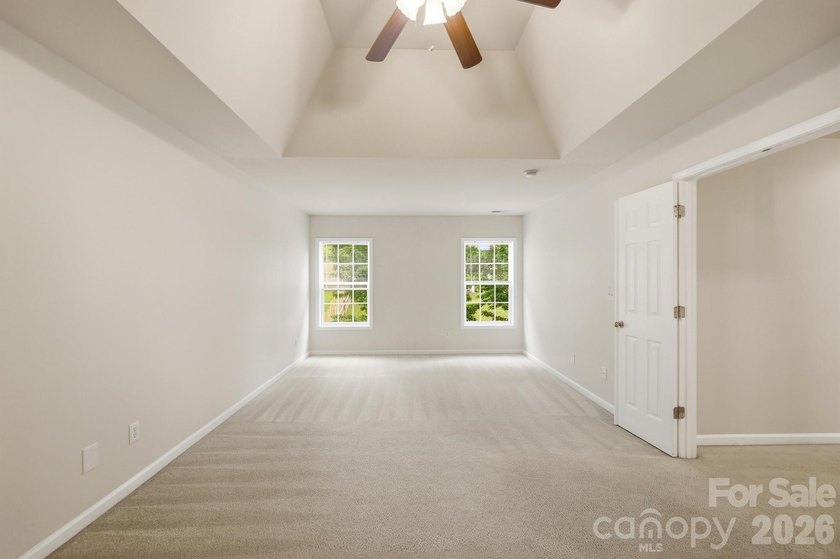 Welcome to this beautifully updated 5-bedroom, 3-bathroom home - photo 24
