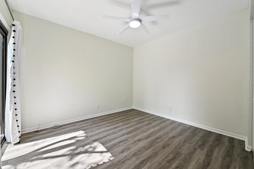 Corner unit villa features 2 bed, 2 bath, large den (could be a - photo 24