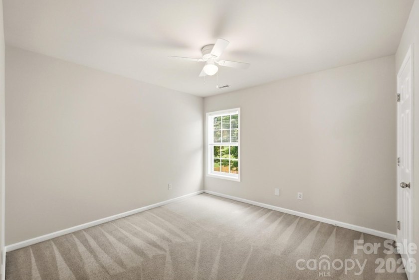 Welcome to this beautifully updated 5-bedroom, 3-bathroom home - photo 28