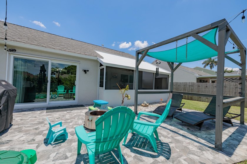 Step into this immaculate, model-like 3BR/2BA home with a den in - photo 30