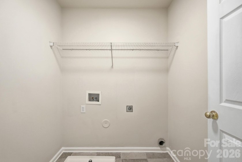Welcome to this beautifully updated 5-bedroom, 3-bathroom home - photo 35