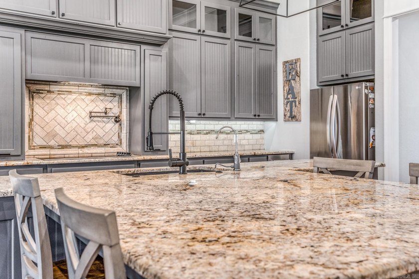 Experience luxury living with breathtaking Arkansas River views - photo 11