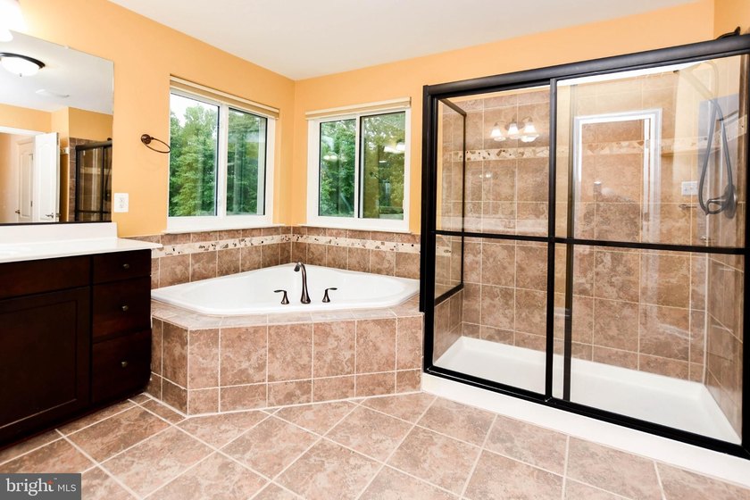 ***BACK on MARKET*** ***UPDATED*** Welcome to this beautiful - photo 31