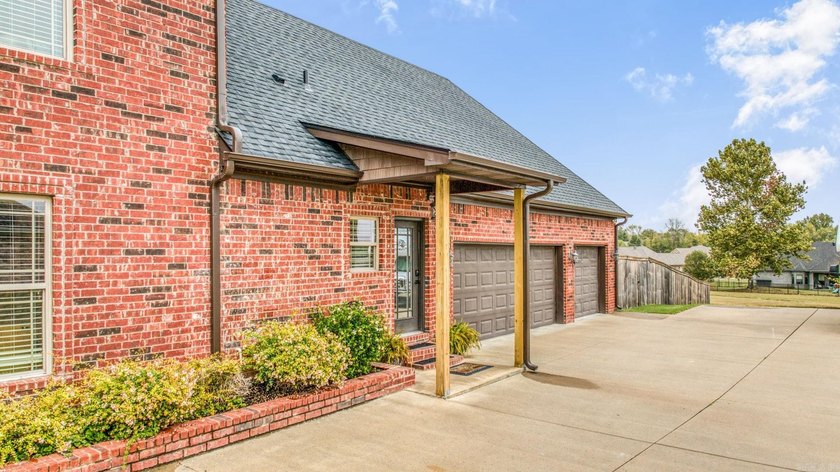 Experience luxury living with breathtaking Arkansas River views - photo 50